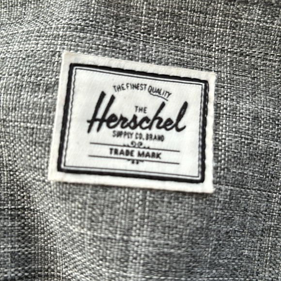 Herschel Fanny Pack - Picture 5 of 6